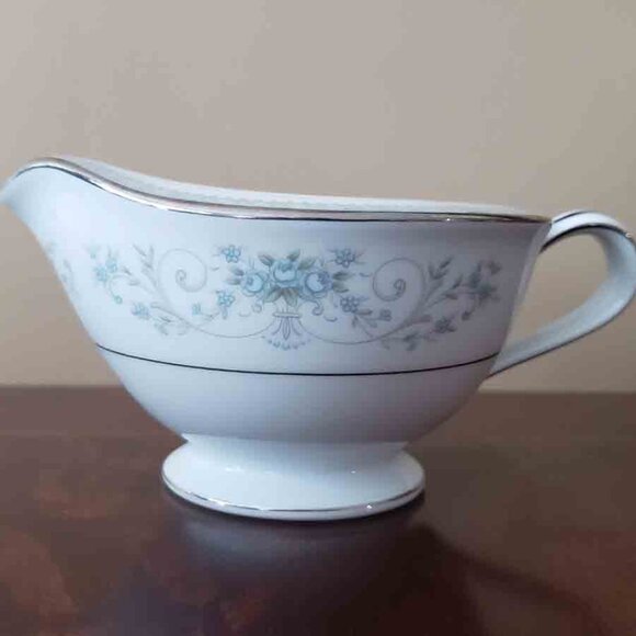 Noritake Porcelain Cream Colburn Pattern #6107 White Blue Silver Green Japan - Picture 2 of 3